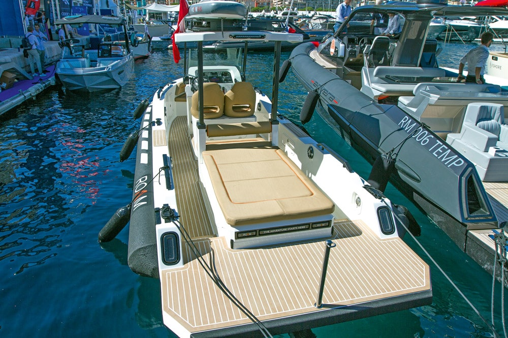 Roam 8 aft platform