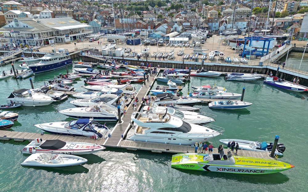 Cowes–Torquay–Cowes - powerboat racing
