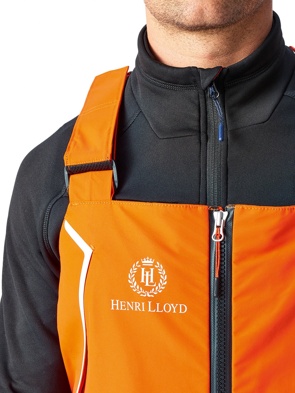 A heavyweight, non-corrosive VISLON AquaGuard centre zip.