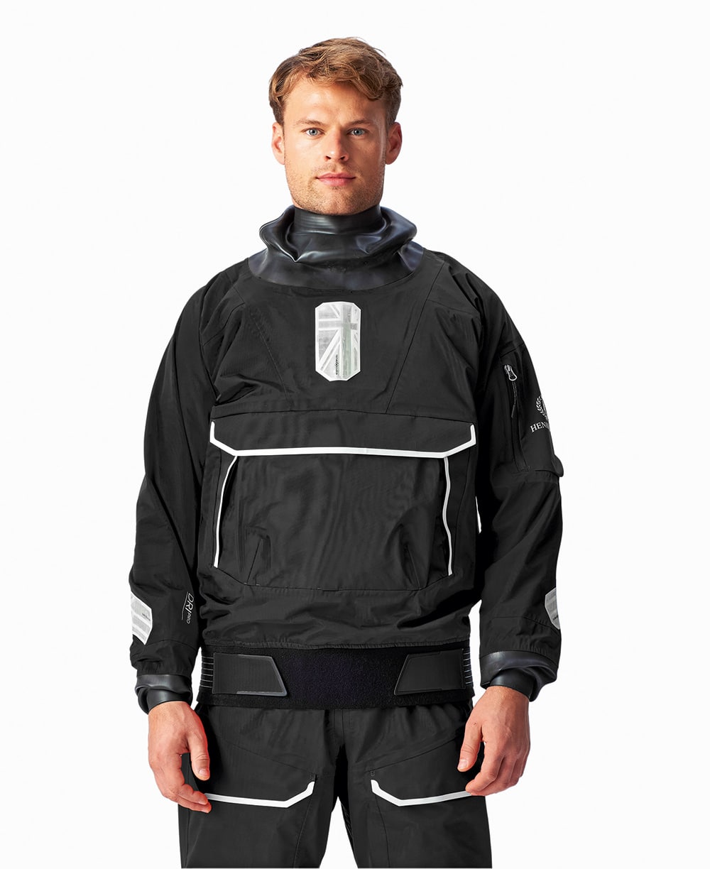 The dry top is engineered from medical tape, using FlexStrap to ensure a comfortable fit.