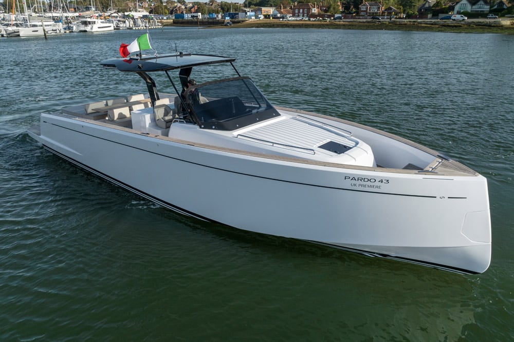 Pardo 43 – UK Premiere at the British Motor Yacht Show