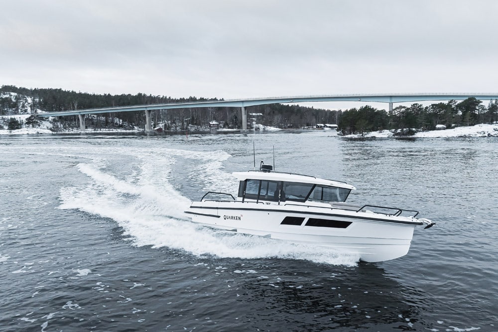 Quarken 35 Cabin on water