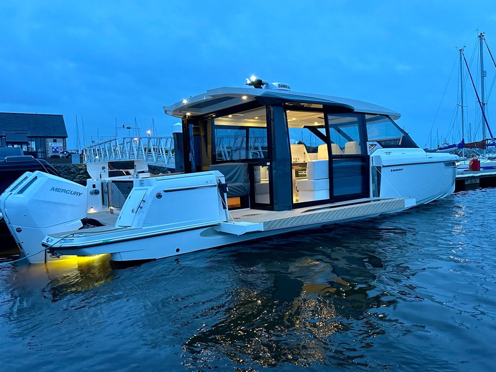 Saxdor 400 - South Coast Boat Show world debut