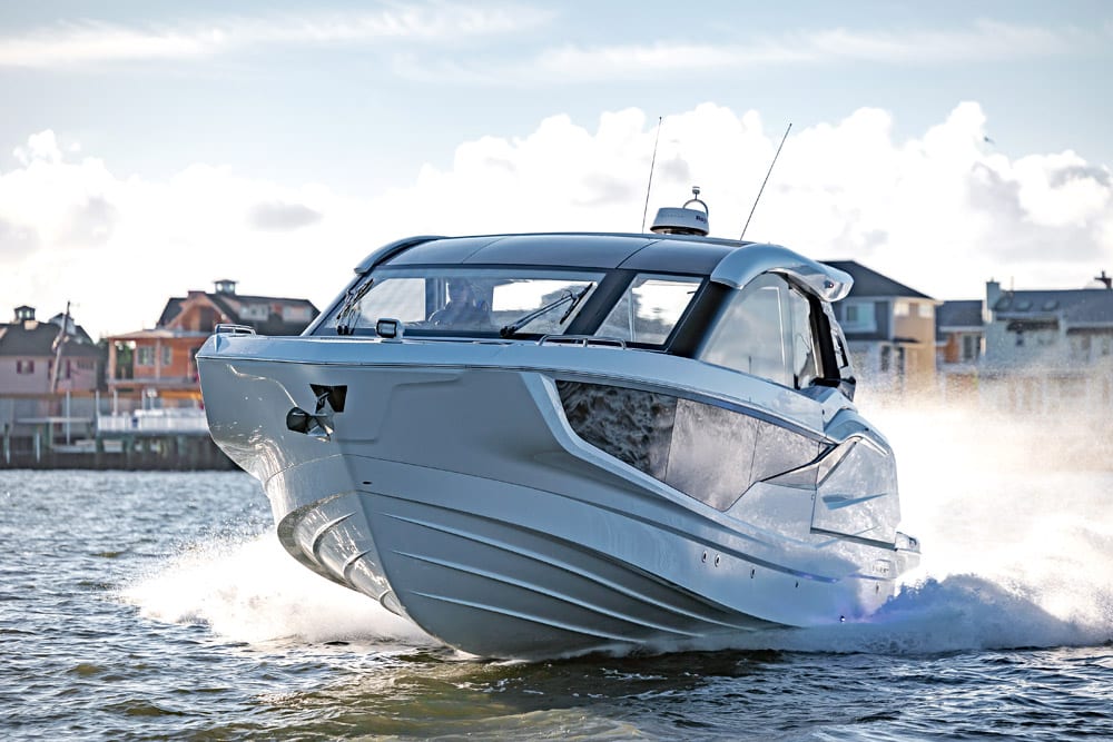 Galeon 375 GTO hull