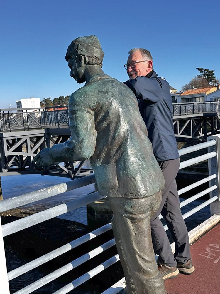 Shooting the breeze in nearby St Gilles-Croix-de-Vie, home of the founder of Beneteau