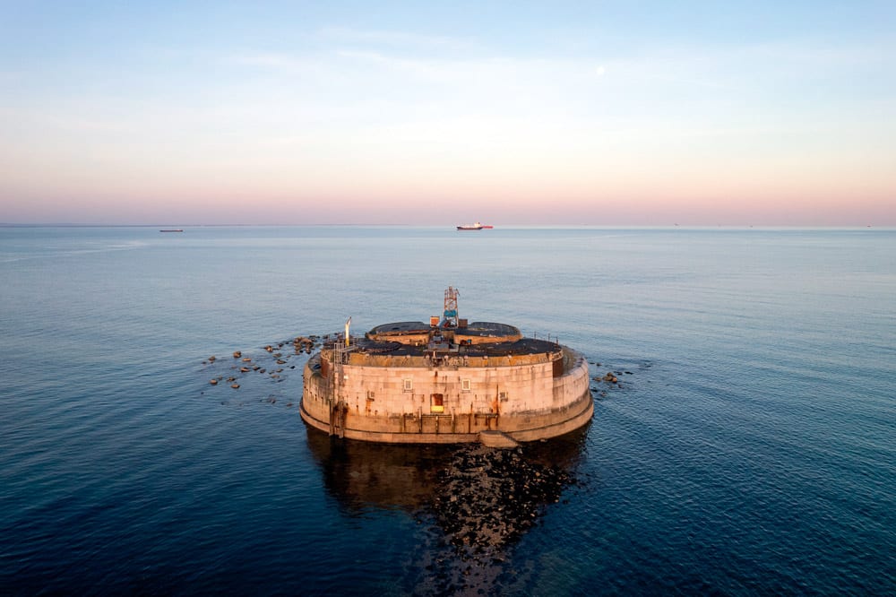 St Helens sea fort in the Solent. © Stephen Butterworth/Shutterstock
