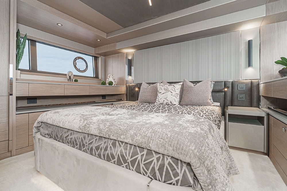 Sunseeker Manhattan 55 cabin
