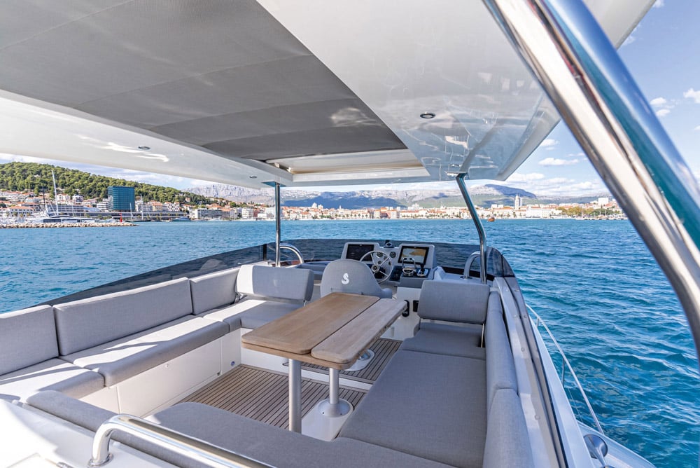 The 48’s 20sqm flybridge has panoramic views.
