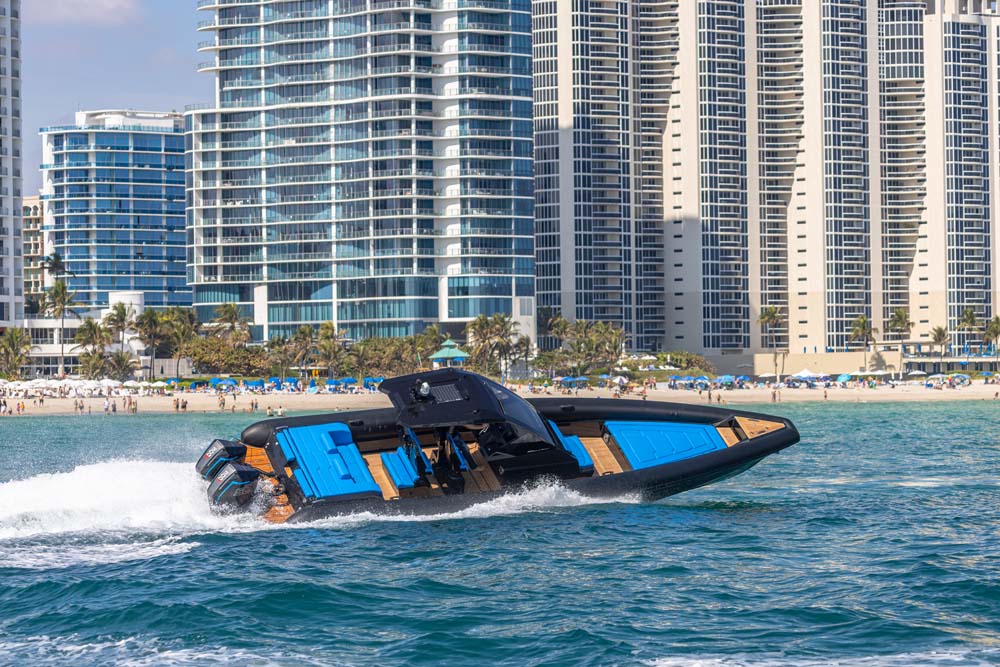 Technohull 38 Grand Sport