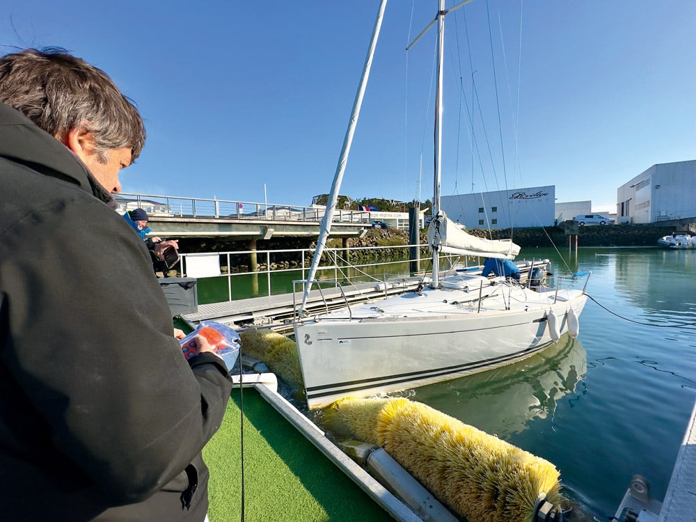 The Boatwash is easily controlled from the pontoon