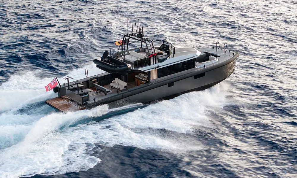 行武直高さま専用　TJBRAND スプリットボードCATAMARAN-V用シール Vandal Marine 60: New Superyacht Chase Catamaran Launched
