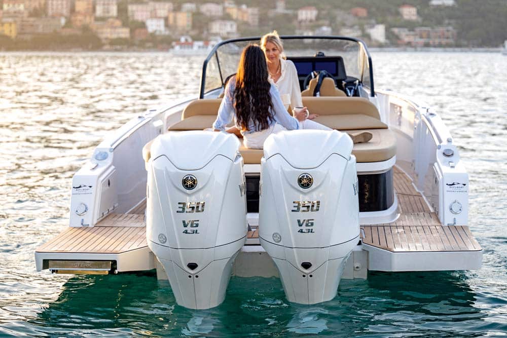 Yamaha 350hp on Sterk 31RC. German sports boat