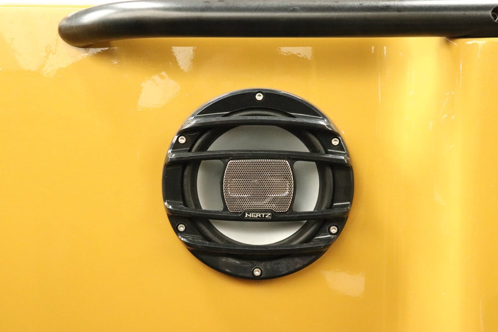 Water resistant full-range Hertz speaker 