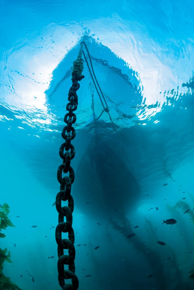 Anchor warp made fast to a sufficiently long length of chain