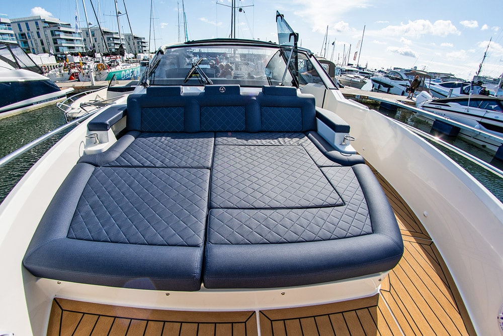 Super comfy sun lounger.