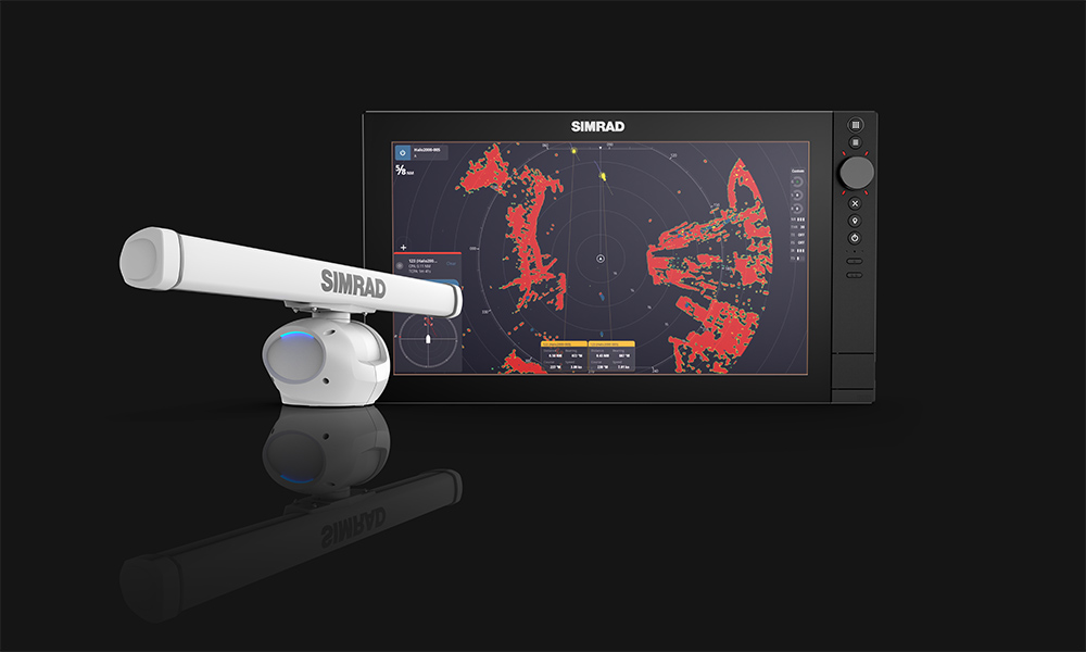 Simrad HALO radar scanner and multifunction display showing detailed marine navigation.
