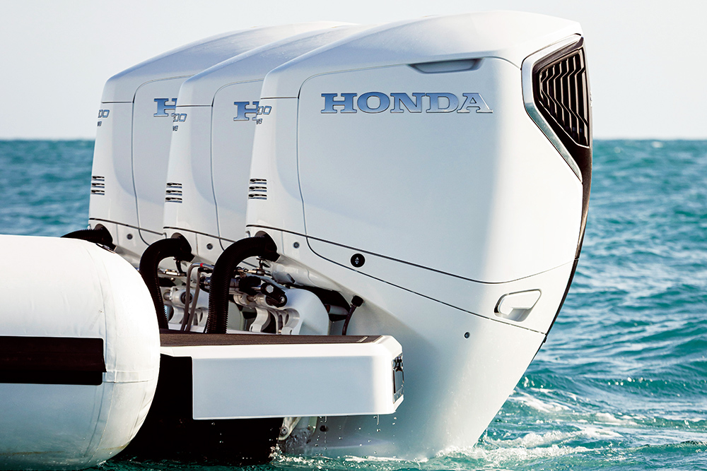 An impressive triple installation of the BF300s to a Ranieri RIB