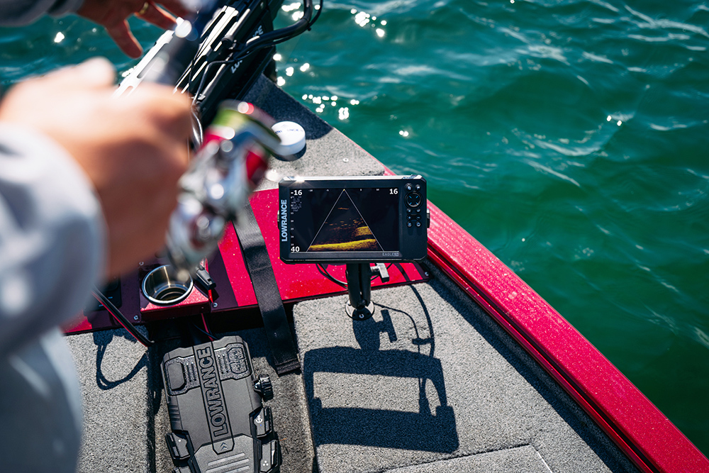Lowrance Eagle Eye fish finder being used onboard a boat