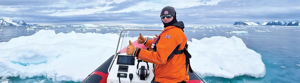 Are Binoculars Used in Arctic Rescue Operations? Essential Insights