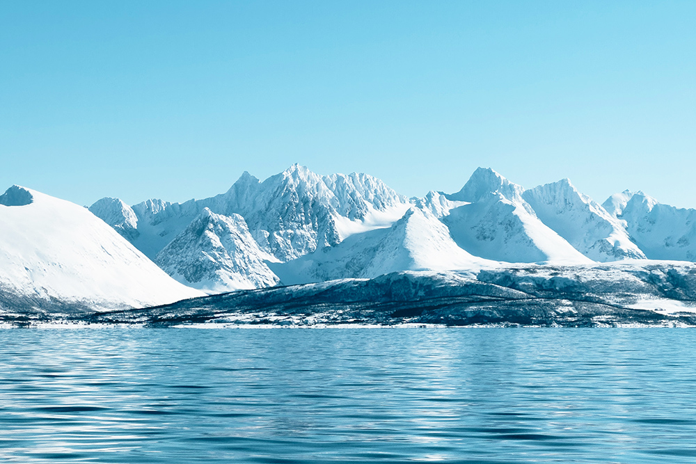 Stunning snow mountains