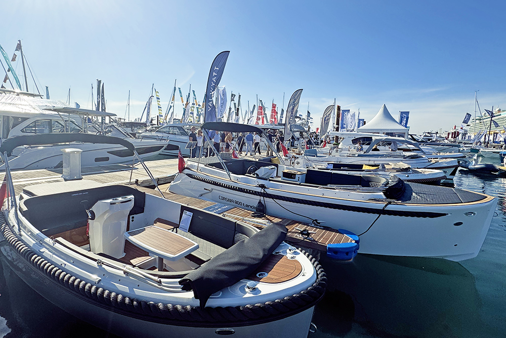 pontoon view of boats at boat show