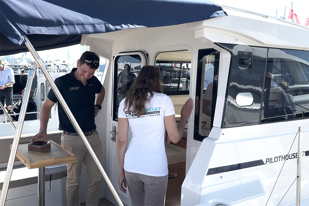 Two people onboard the Orkney 27 at SIBS25