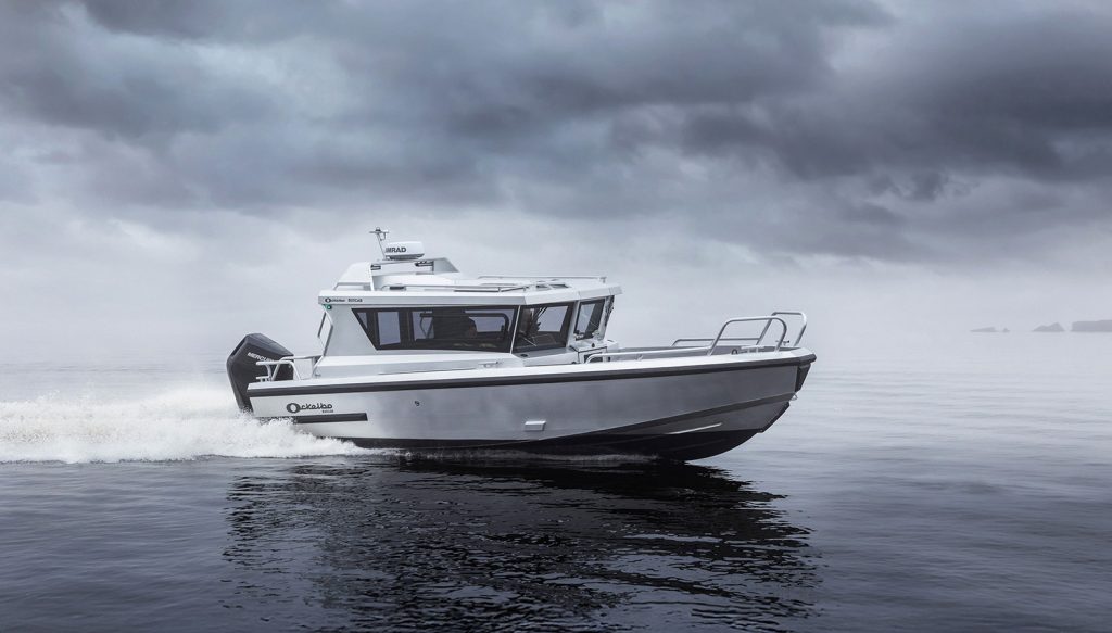 Ockelbo B25 CAB cruising across open seas.