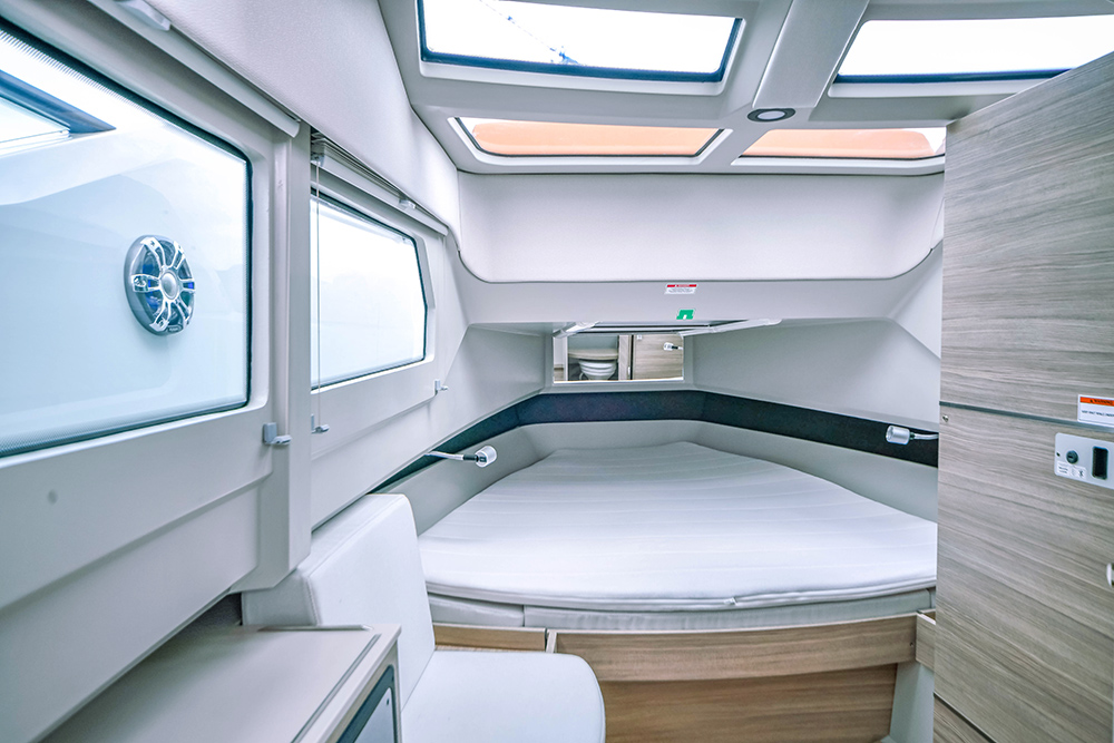 Saxdor 320GTO cabin view with side seat and skylights