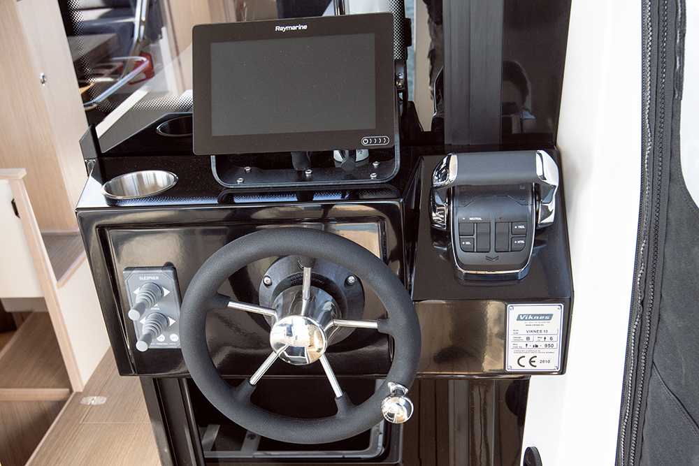 Aft helm position on Viknes 10