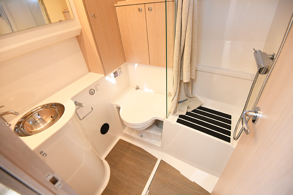 Viknes 10 heads with shower and loo and teak effect flooring