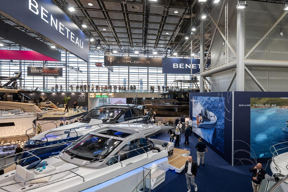 Beneteau motor yachts displayed on the brand’s stand at boot Düsseldorf, showcasing flagship models and strong visitor interest.