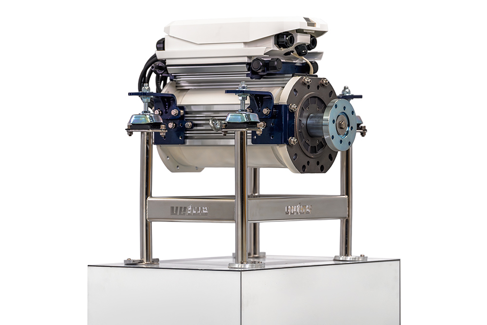 Vetus E-Line 22 kW electric inboard motor on display stand, showing compact, high-power marine propulsion design.