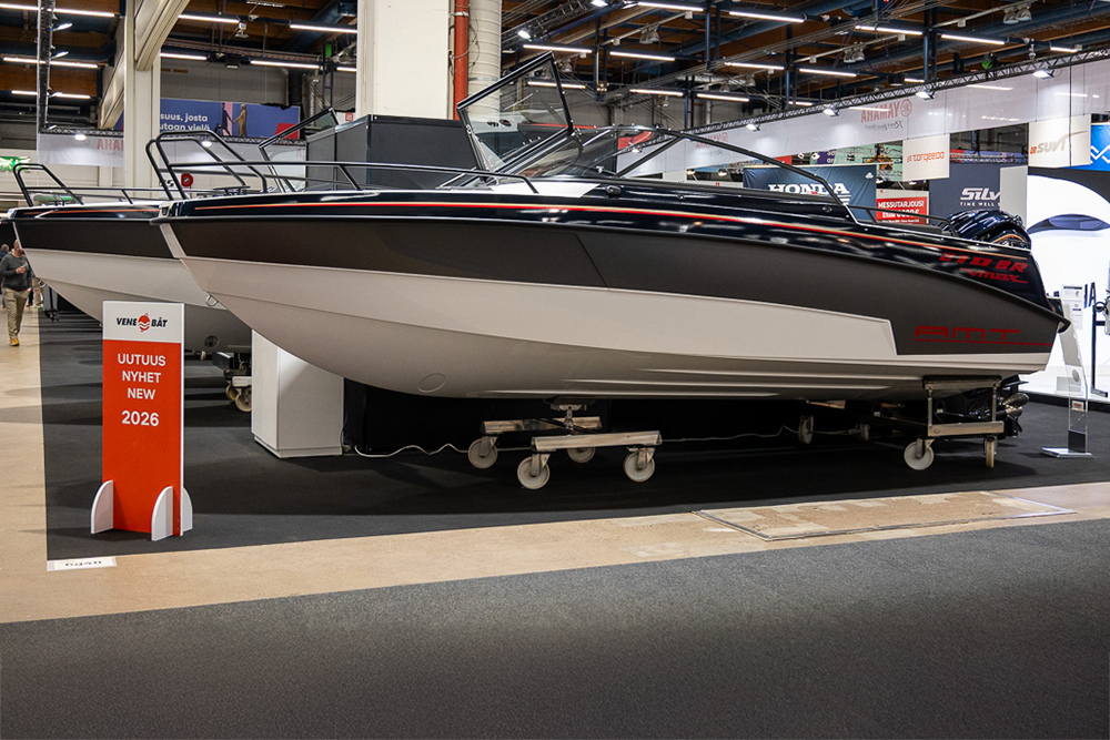 AMT 210BR VMAX bowrider on display at Helsinki Vene Båt 2026, showcasing aluminium hull and Yamaha VMAX outboard.