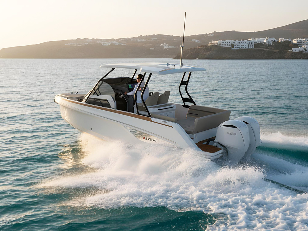 Stern of the Sterk 26 whilst boat is underway in the sunset light