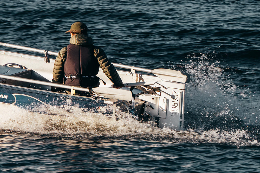 Zparq Z10 10kW electric outboard powering a small boat across open water, ahead of its UK debut at Southampton